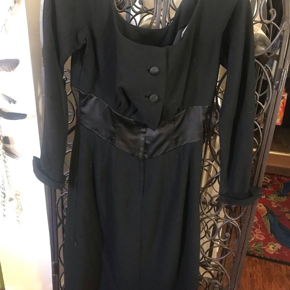 1940’s Dress that needs TLC 🖤 - Picture 2 of 13